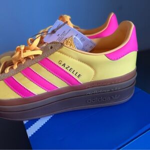 BNIB adidas size 9 women’s gazelles in lucid pink / spark - platform